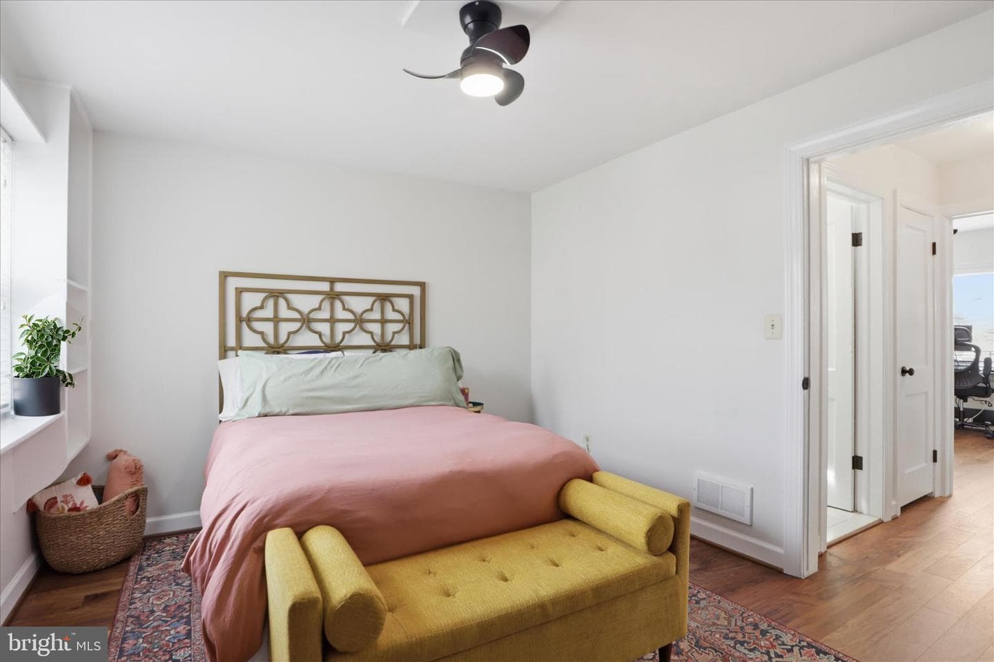 2018 Girard Avenue photo 14