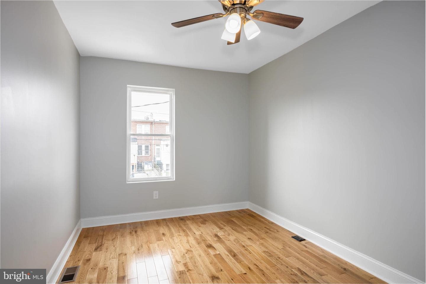 1621 E 32nd Street photo 16