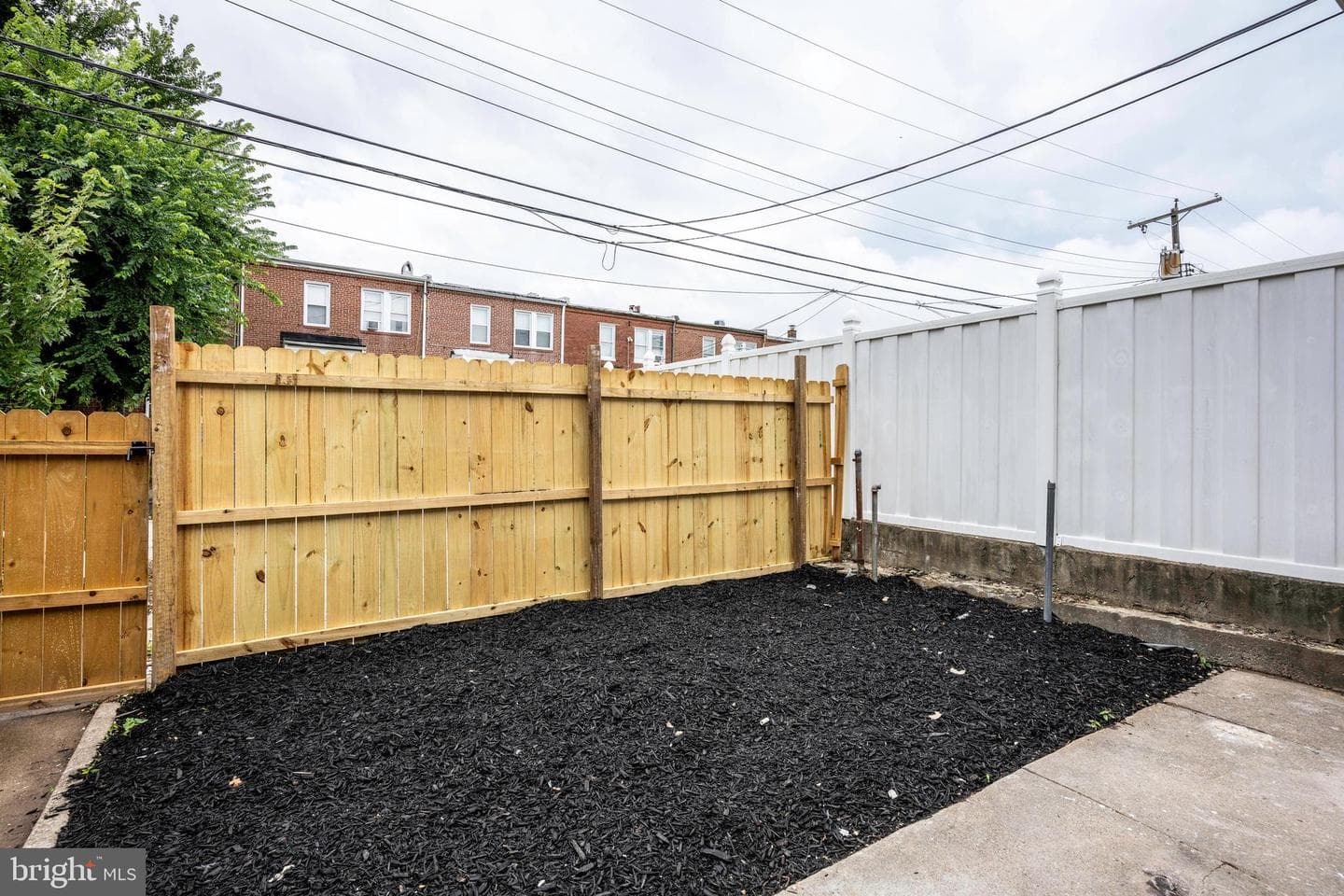 1621 E 32nd Street photo 27