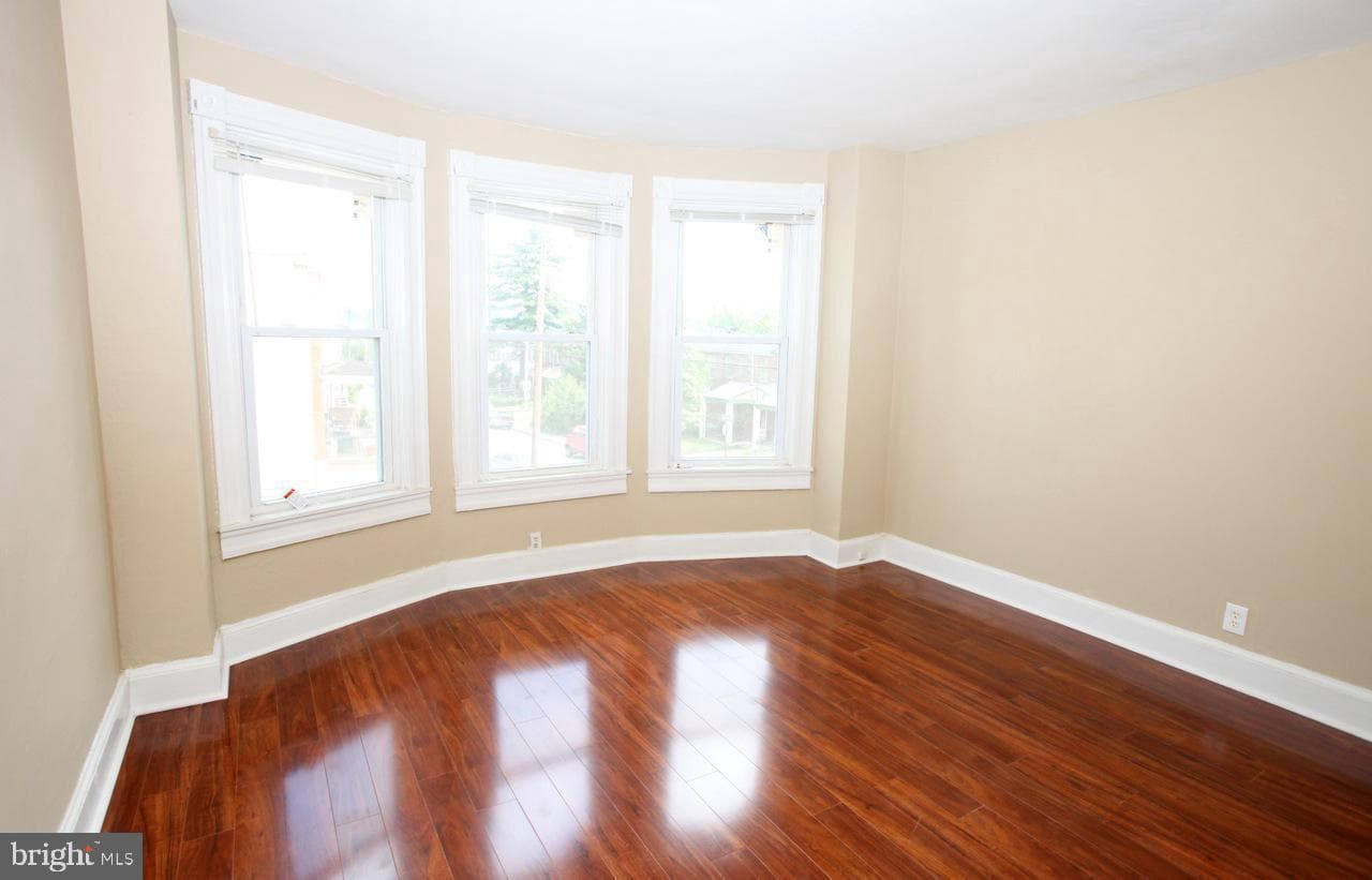 535 Oakland Avenue photo 11