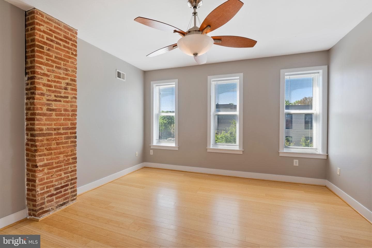 2328 Fairmount Ave E photo 23