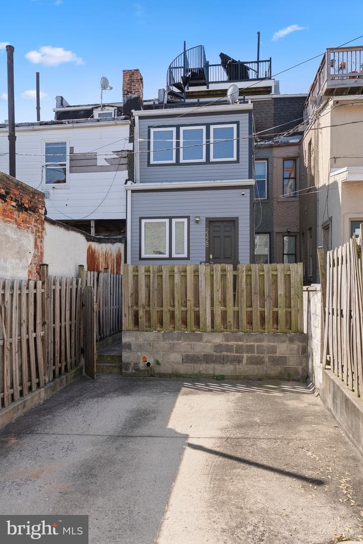 2328 Fairmount Ave E photo 37