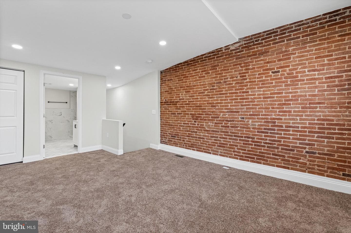 923 Bennett Place photo 11