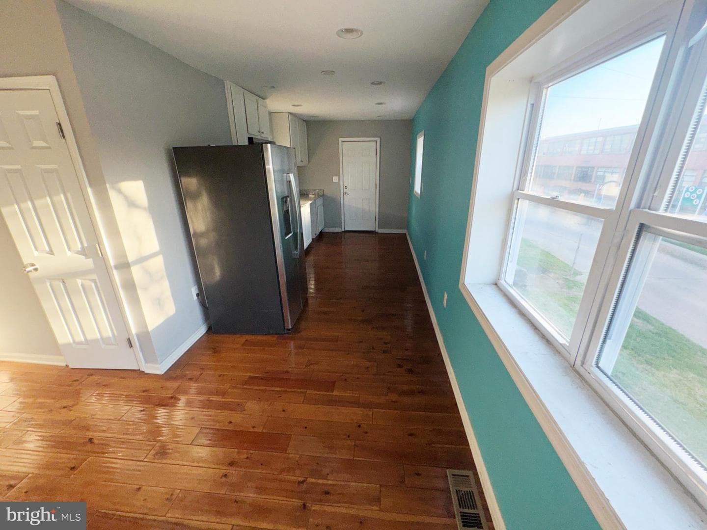 2573 W Lafayette Avenue photo 5