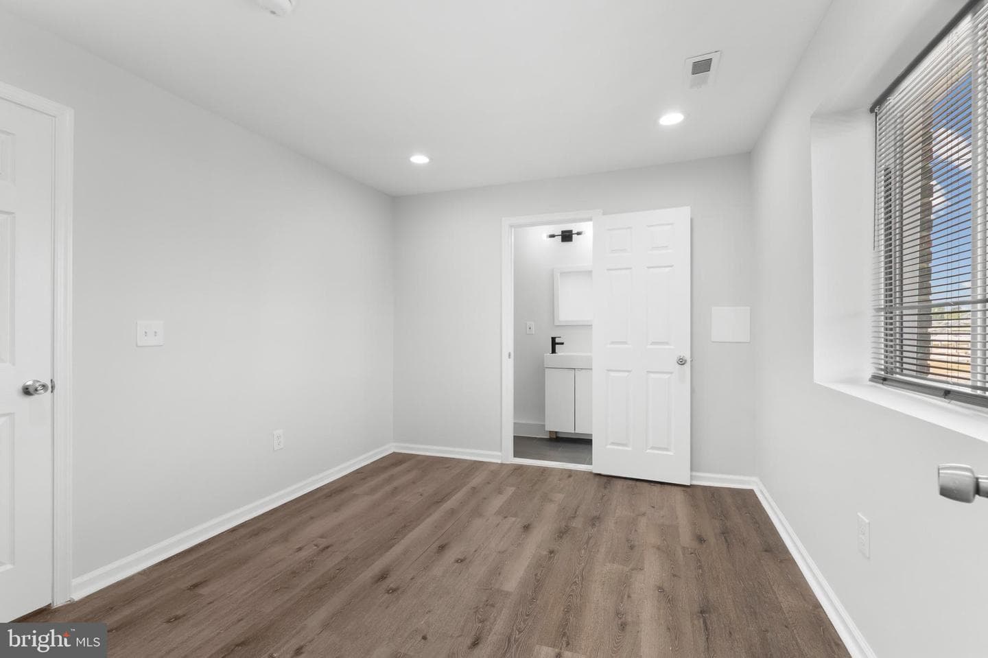 5134 Pembridge Avenue photo 14