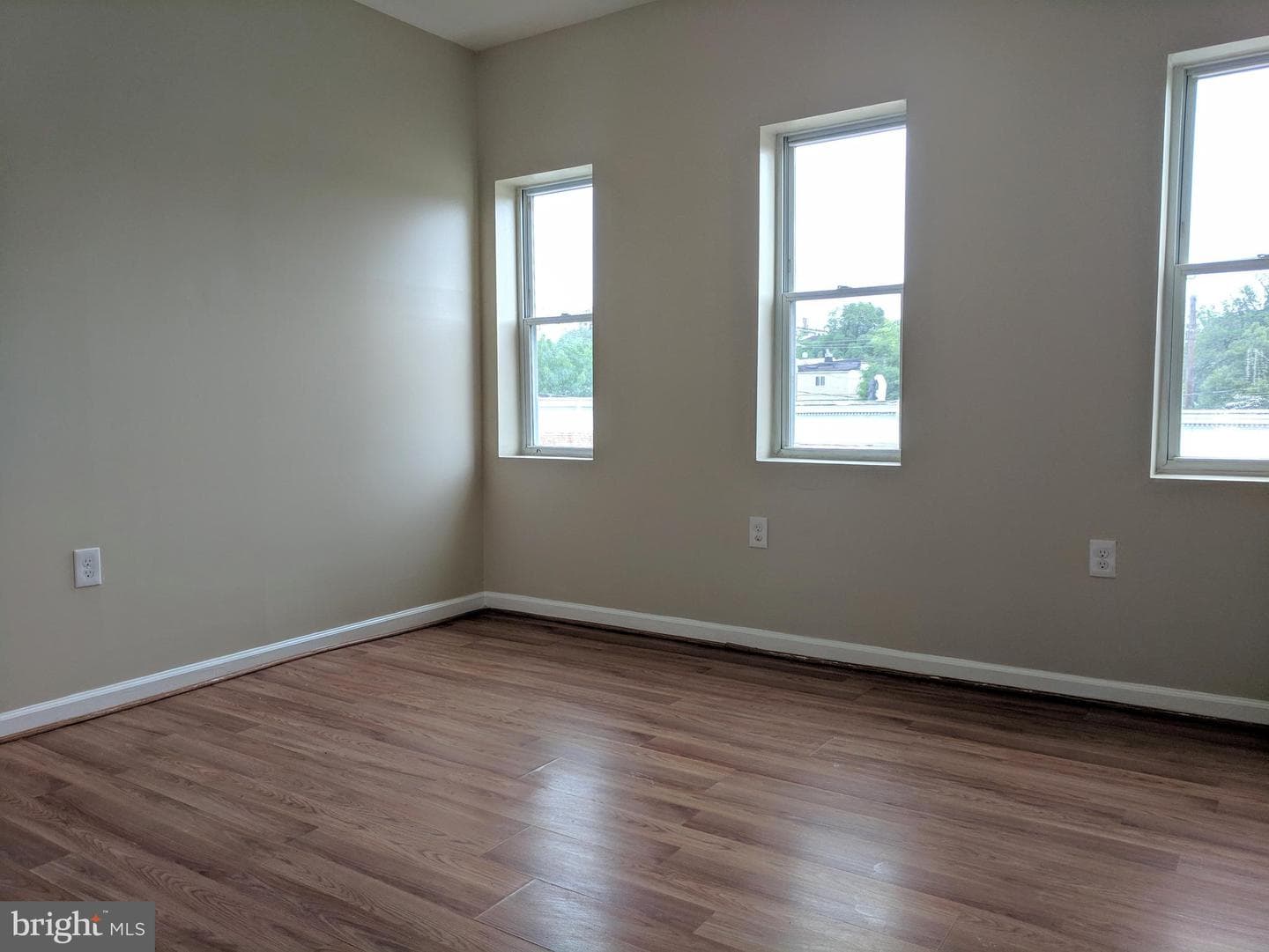 2444 Druid Hill Avenue photo 34