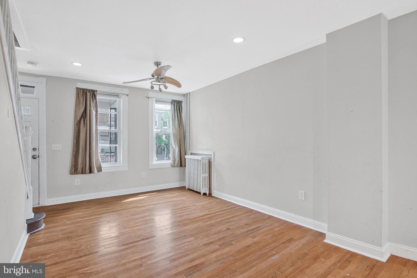 40 N Abington Avenue photo 16