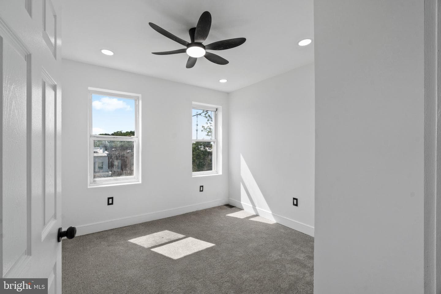 2627 Garrett Avenue photo 13
