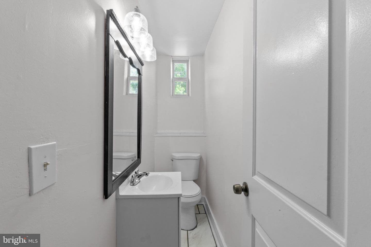 2722 Baker Street photo 12