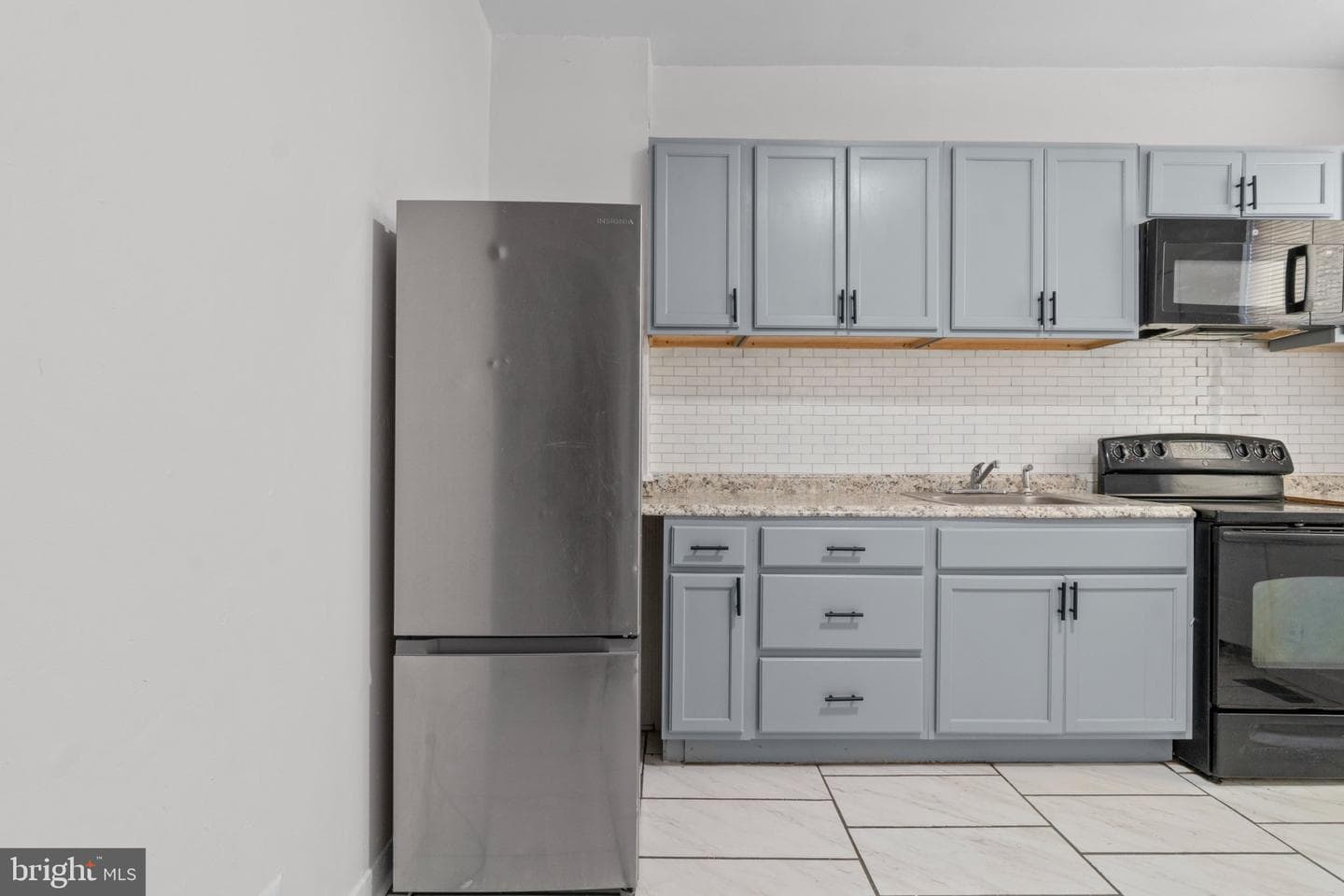 2722 Baker Street photo 13