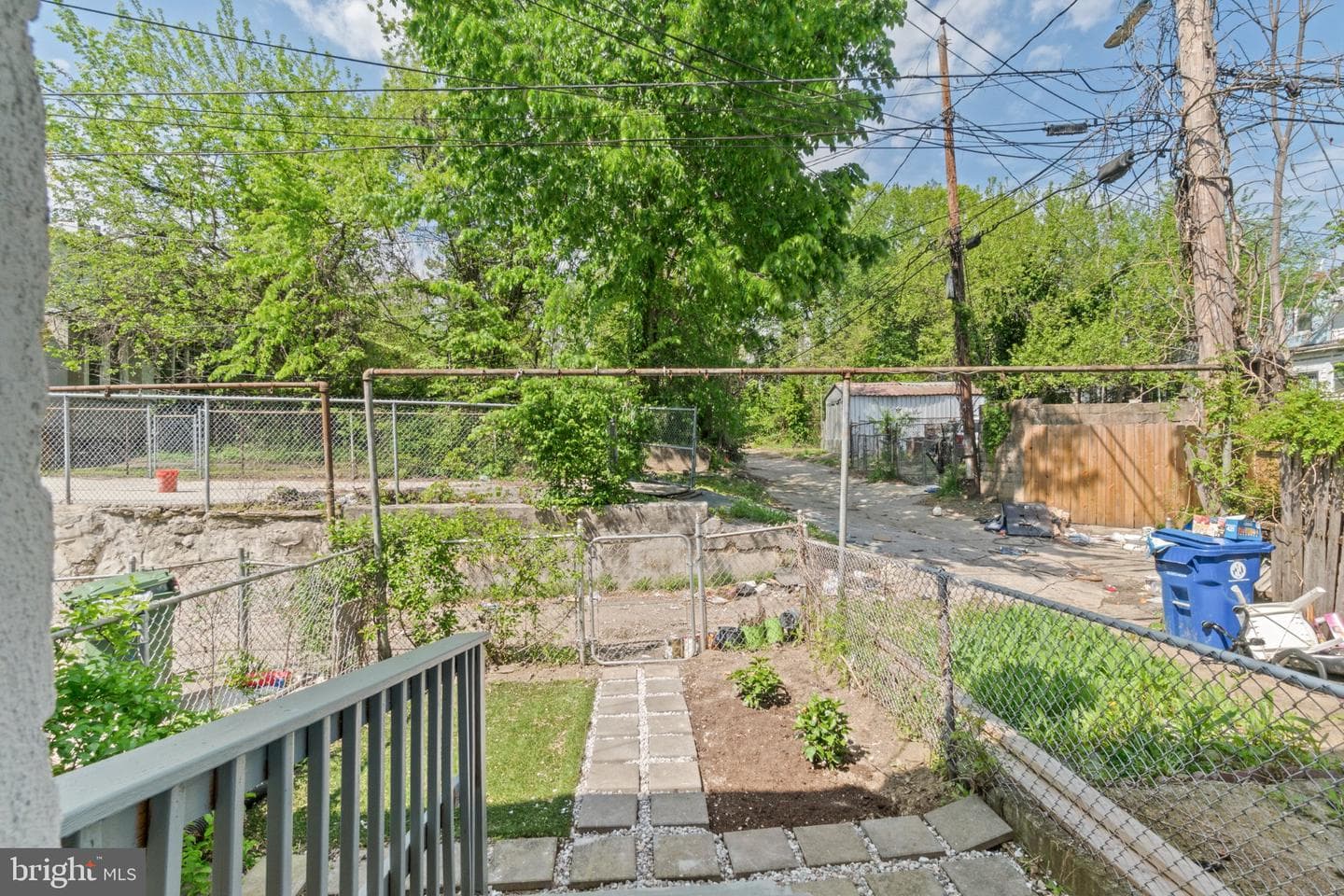 2722 Baker Street photo 16