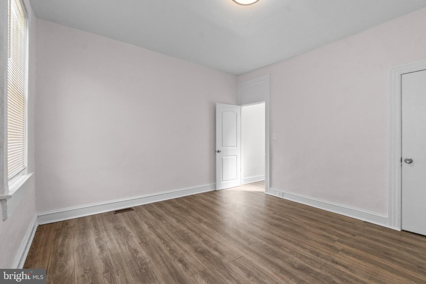 2722 Baker Street photo 18