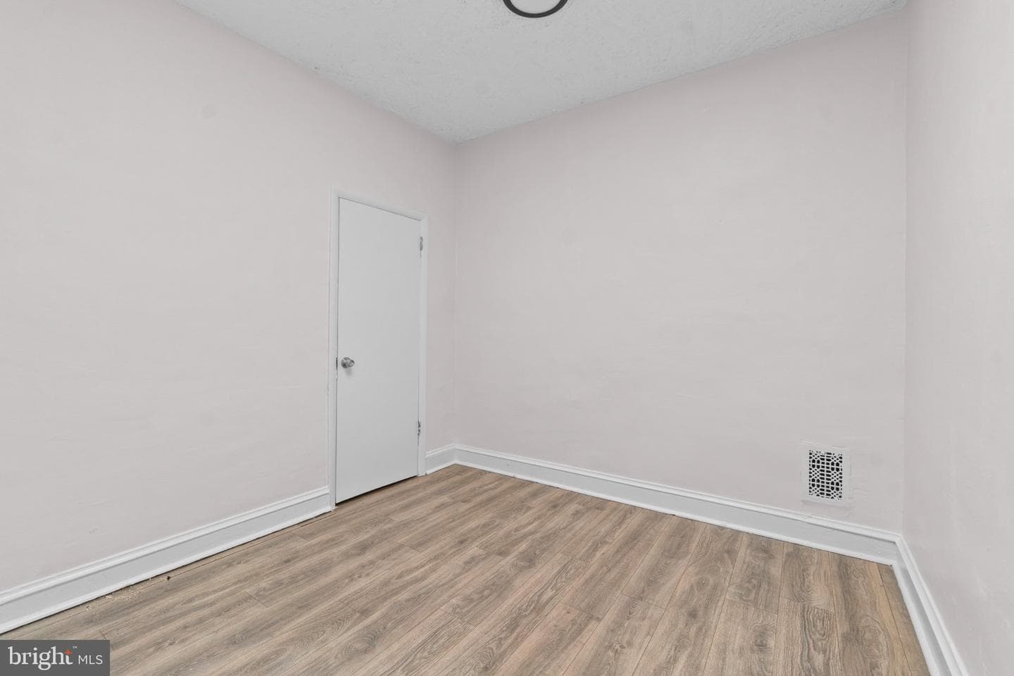 2722 Baker Street photo 21