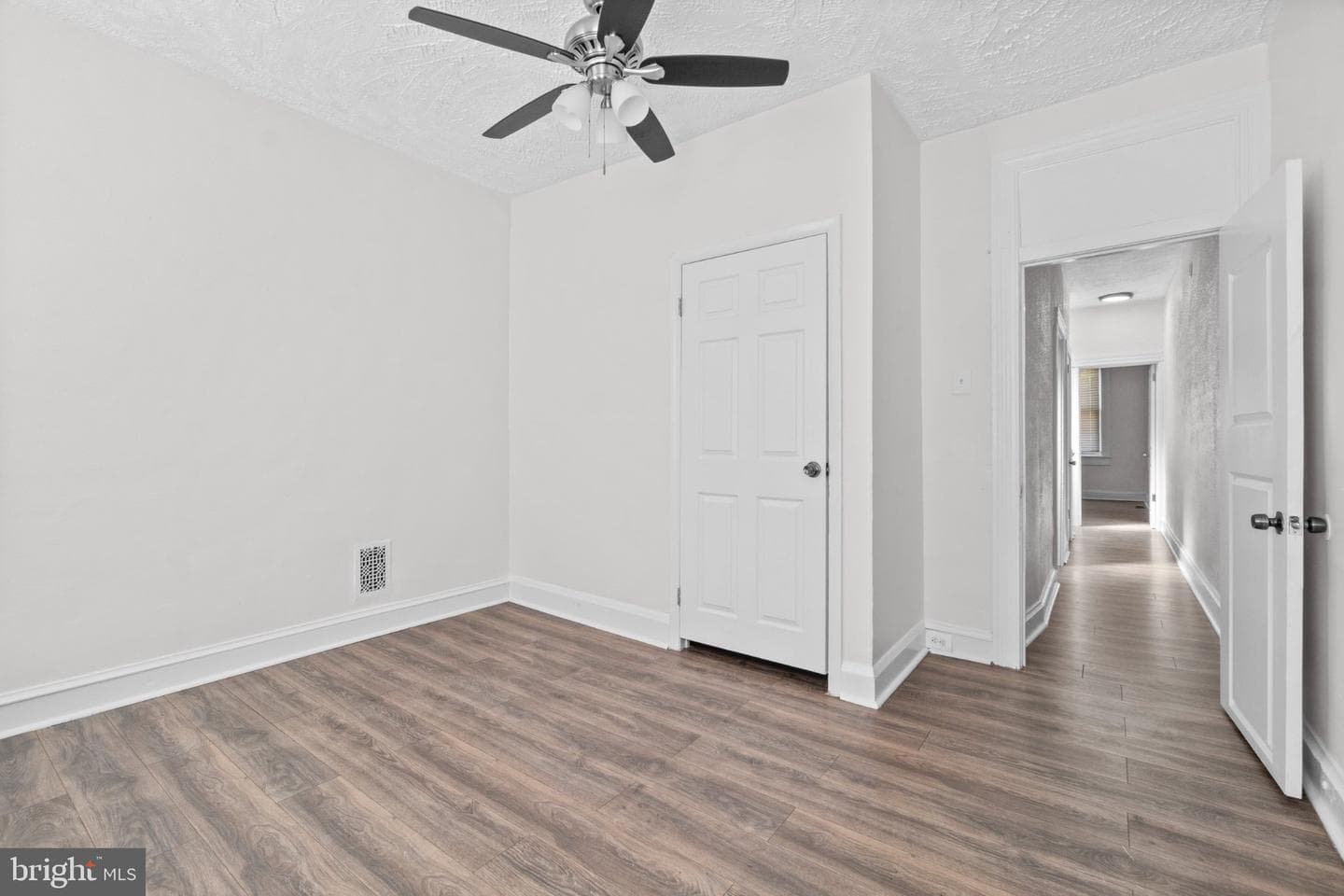 2722 Baker Street photo 24