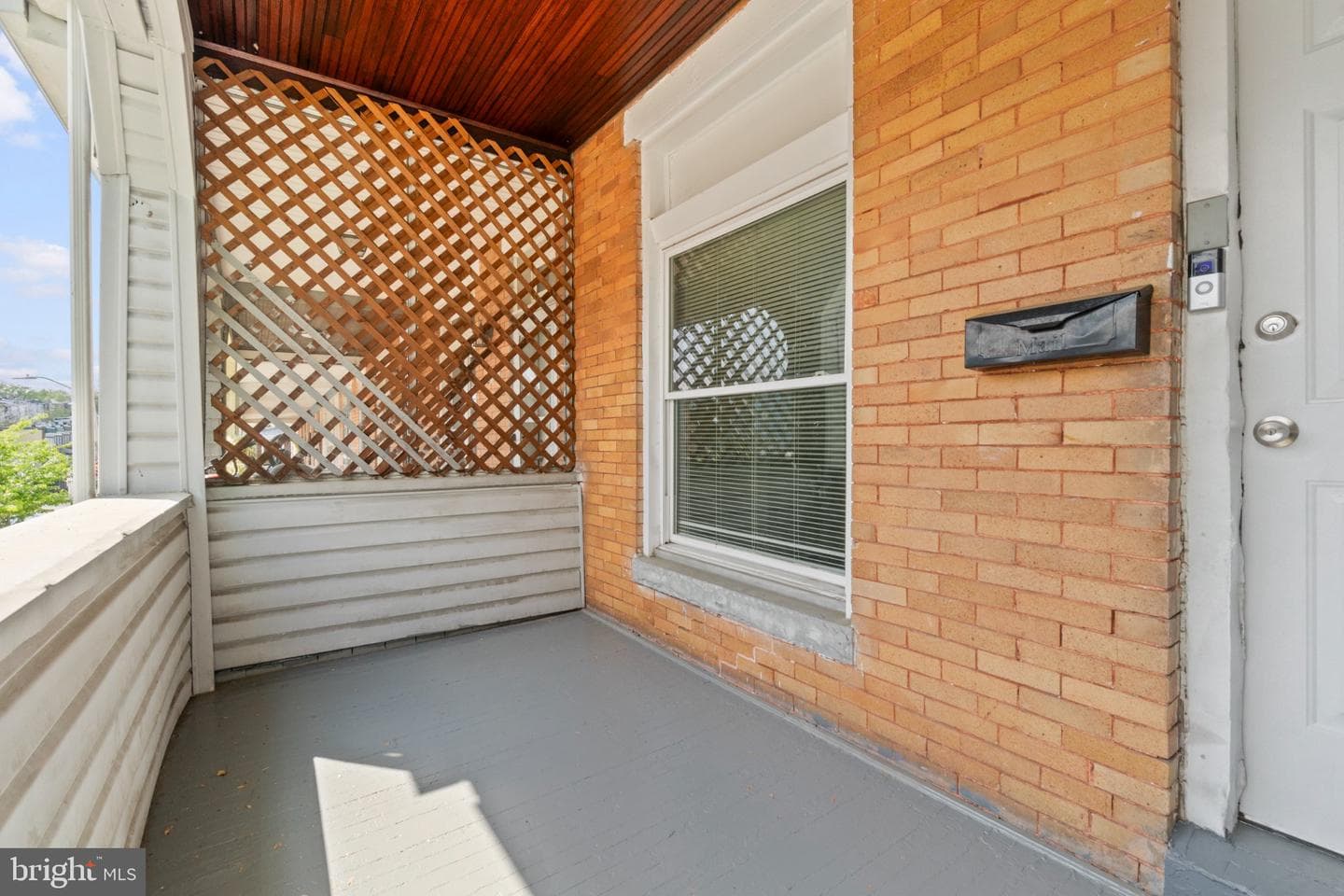 2722 Baker Street photo 4