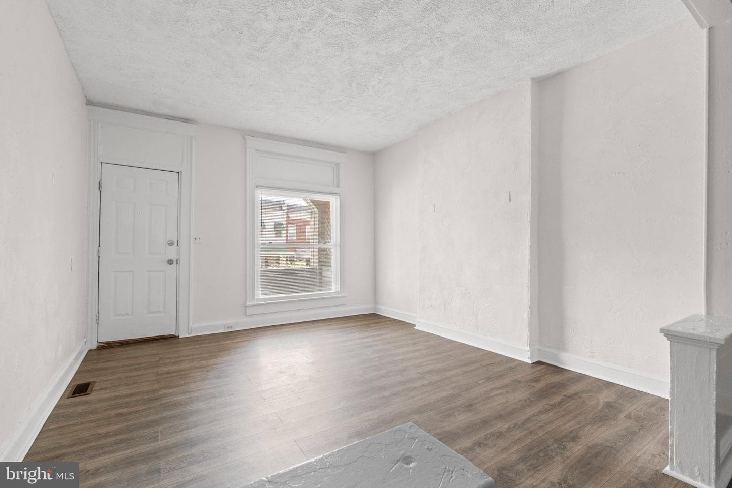 2722 Baker Street photo 7