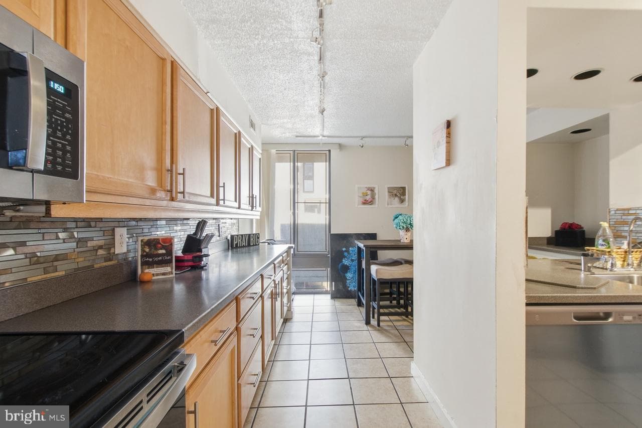 2303 Pennyroyal Terrace photo 8