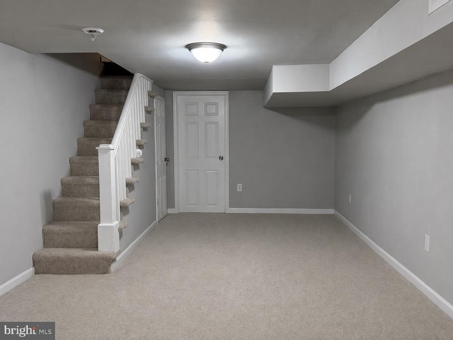 2813 E Madison Street photo 16