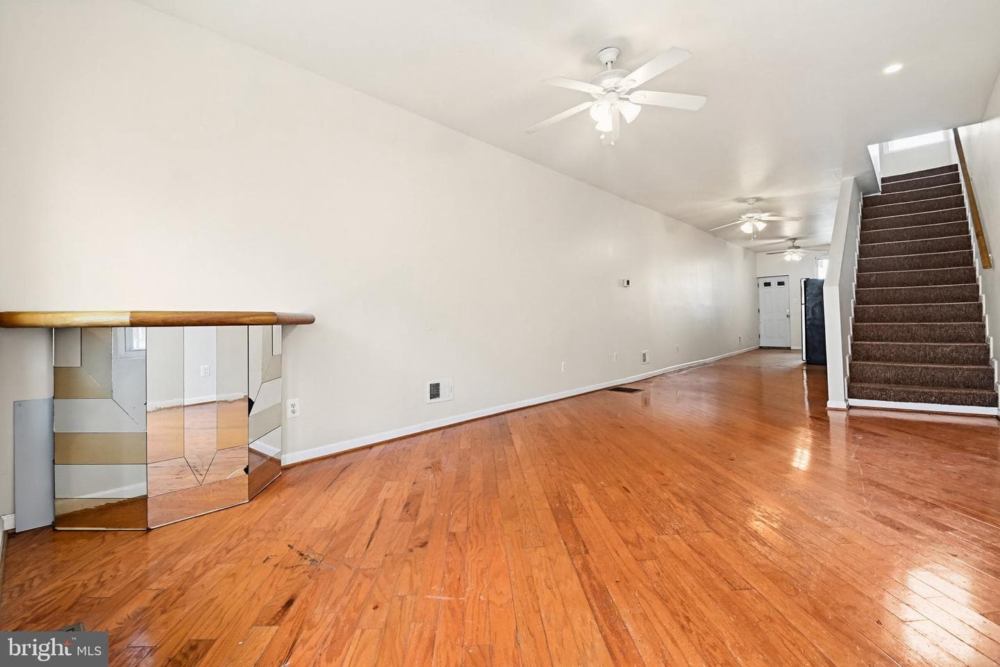 1721 E Oliver Street photo 4
