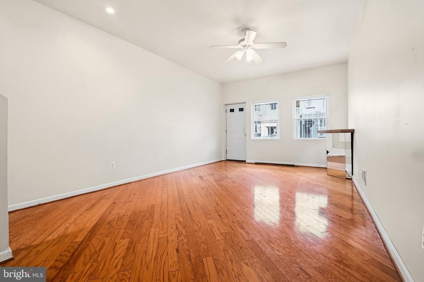 1721 E Oliver Street photo 6