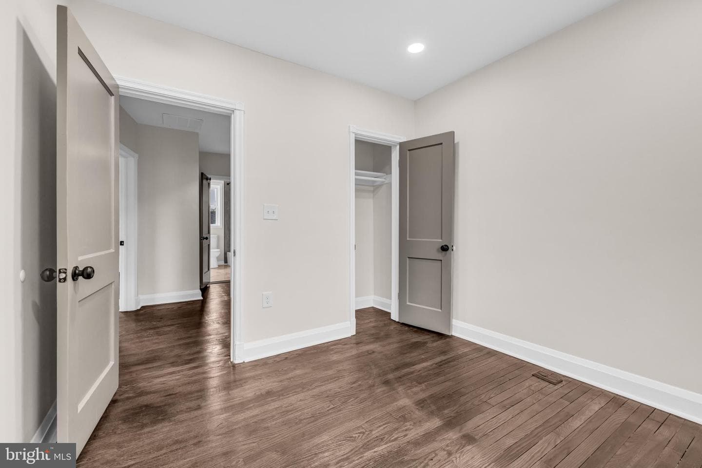 1513 Kingsway Road photo 22