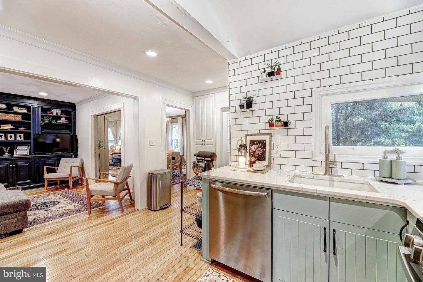 404 Evesham Avenue photo 26