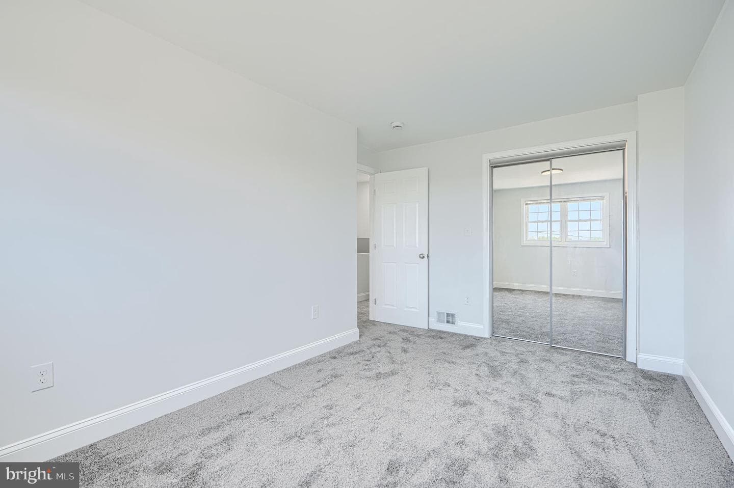 5725 Denwood Avenue photo 15