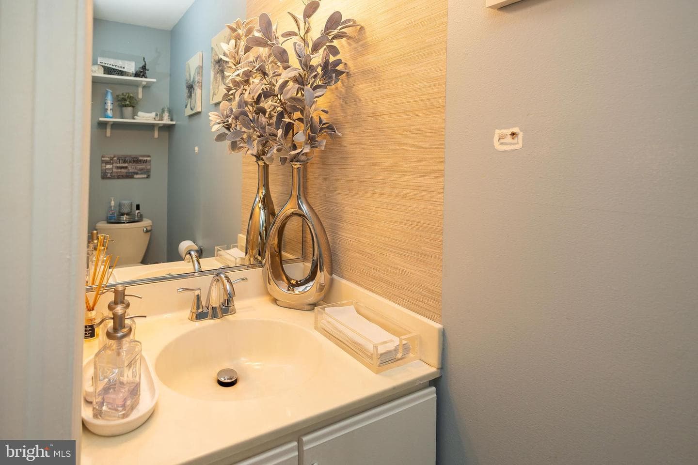2847 Joseph Avenue photo 13