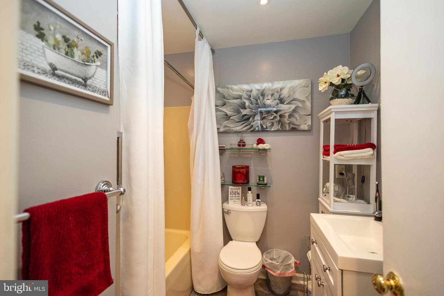 2847 Joseph Avenue photo 23