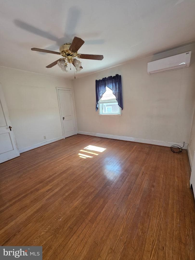 2922 Harview photo 11