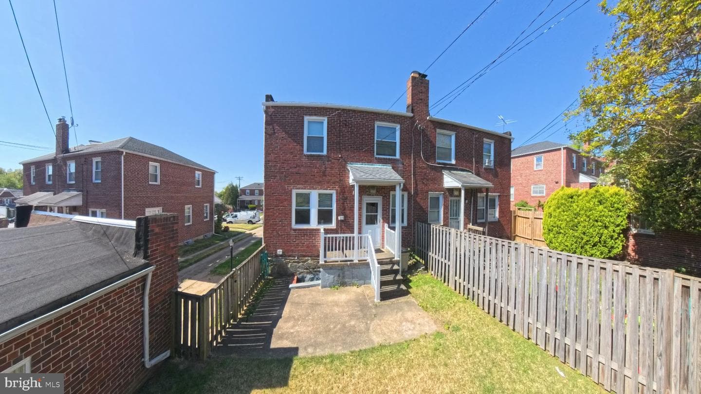 2922 Harview photo 15
