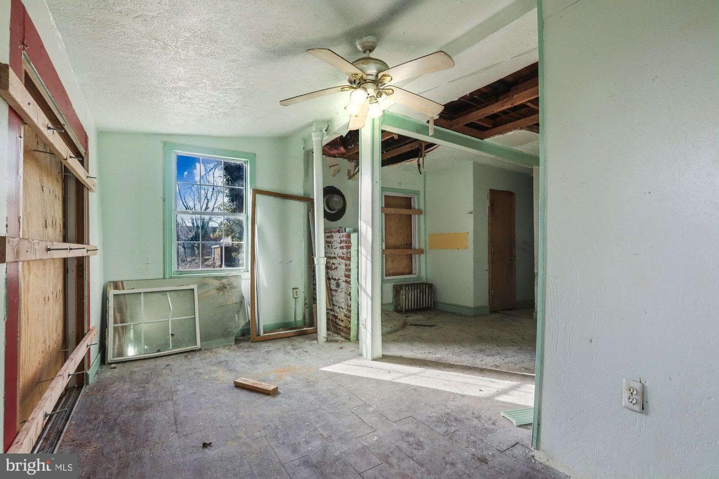 705 Woodbourne Avenue photo 13