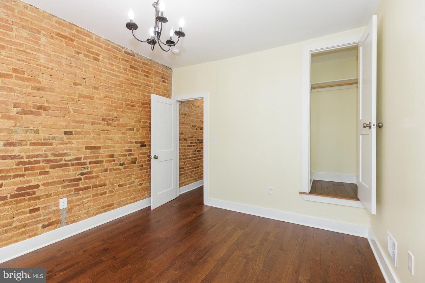 2502 Jefferson Street photo 25