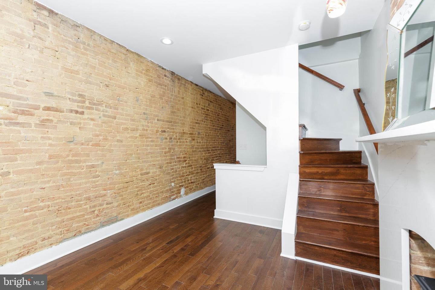 2502 Jefferson Street photo 7