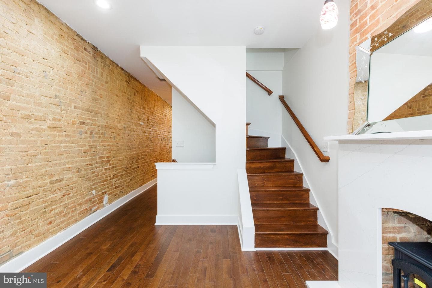 2502 Jefferson Street photo 8