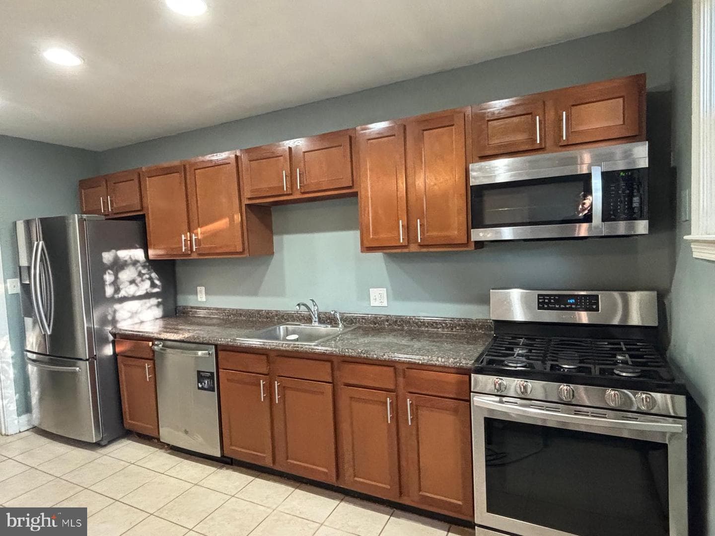 1428 N Ellwood Avenue photo 3