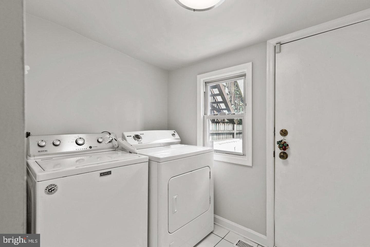 2627 Hudson Street photo 11