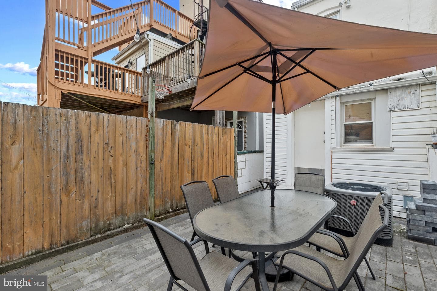 2627 Hudson Street photo 26