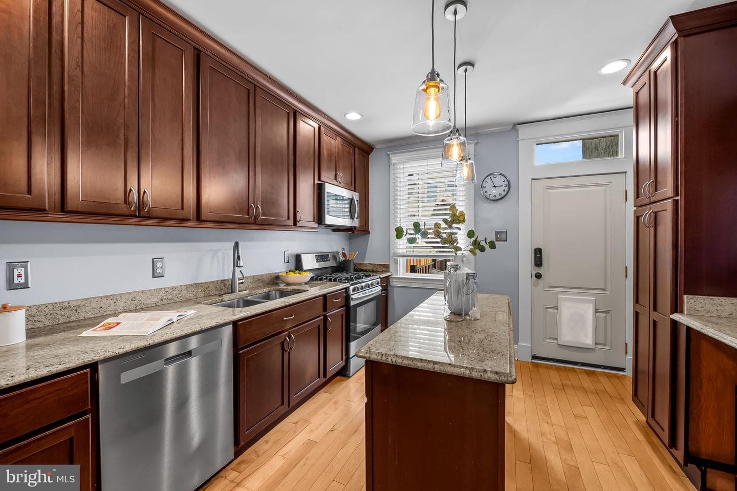 1435 Hull Street photo 10