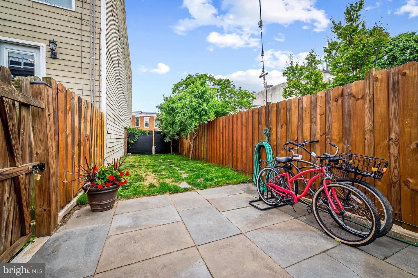 1435 Hull Street photo 28
