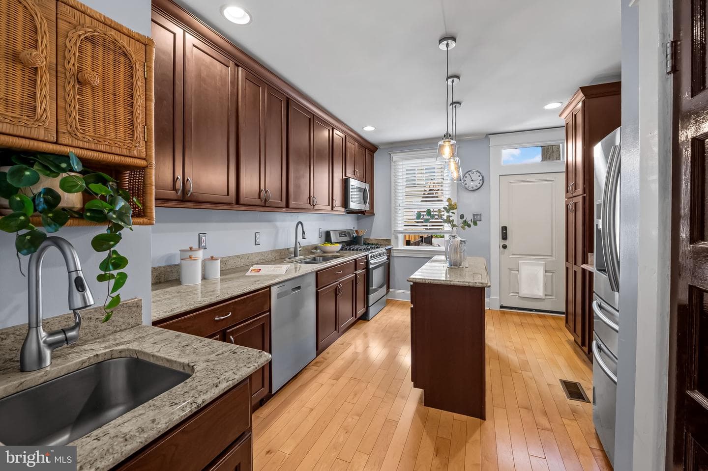 1435 Hull Street photo 9