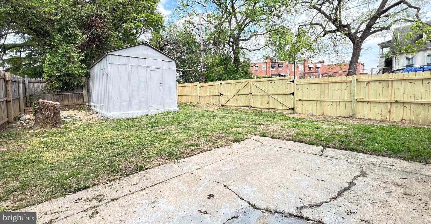 4216 Vermont Avenue photo 44