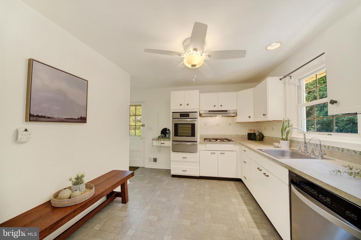 403 Old Orchard Road photo 8