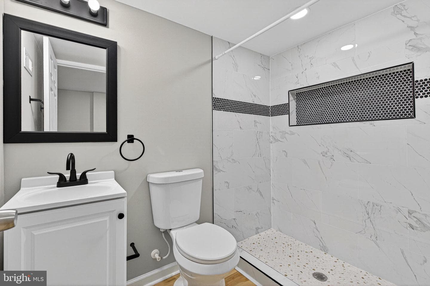 2518 W Fayette Street photo 22
