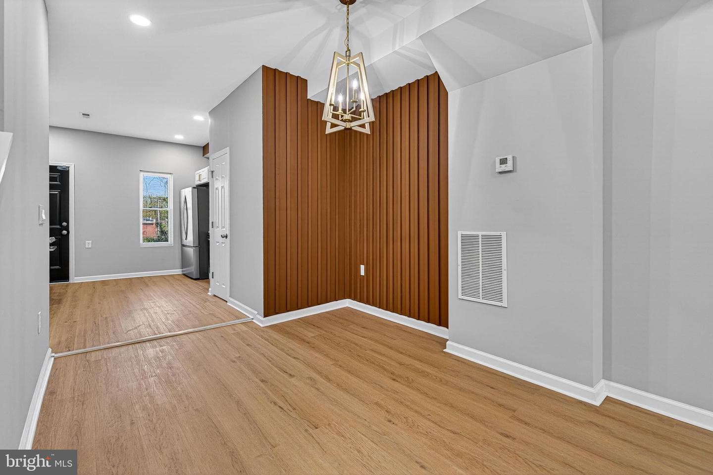 2518 W Fayette Street photo 8