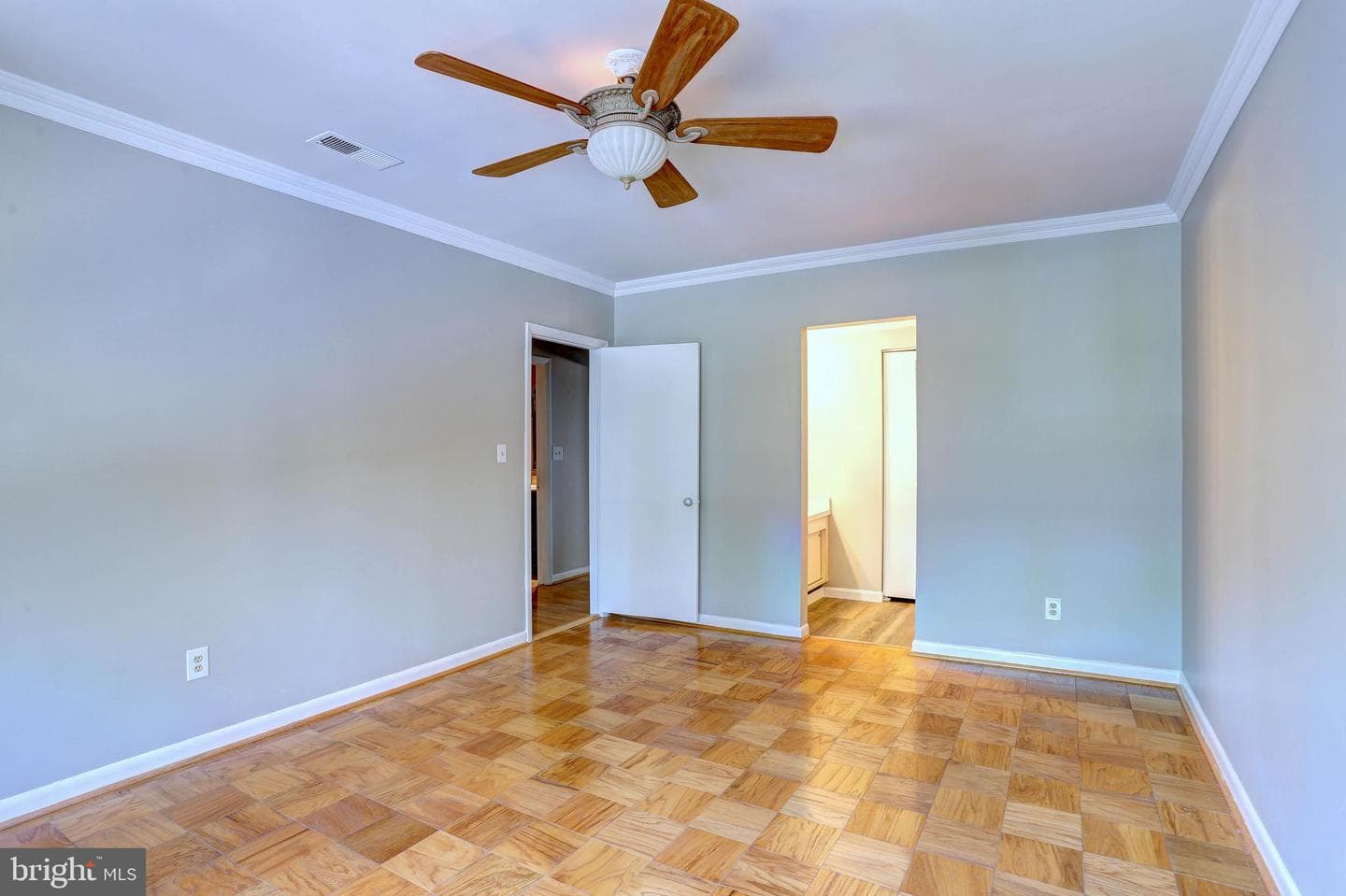 8 Cross Keys Road #8f photo 18