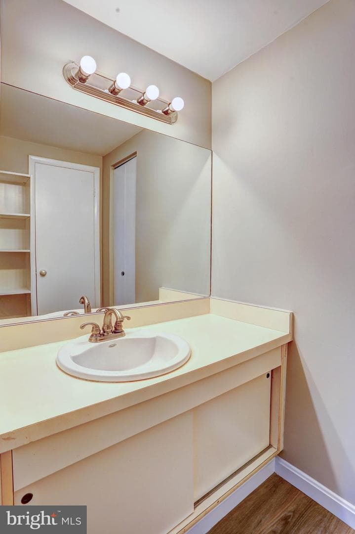 8 Cross Keys Road #8f photo 21