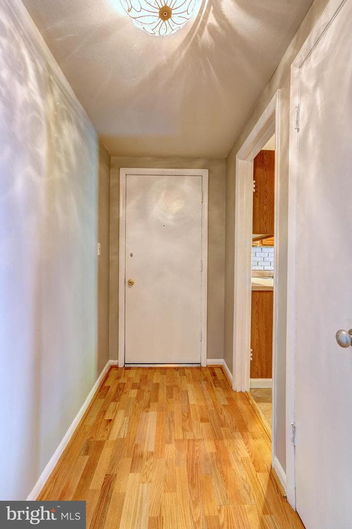 8 Cross Keys Road #8f photo 3