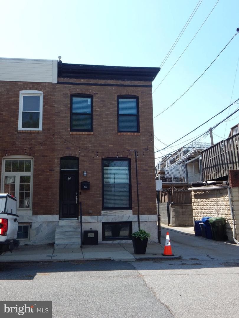 900 S Fagley Street photo 4