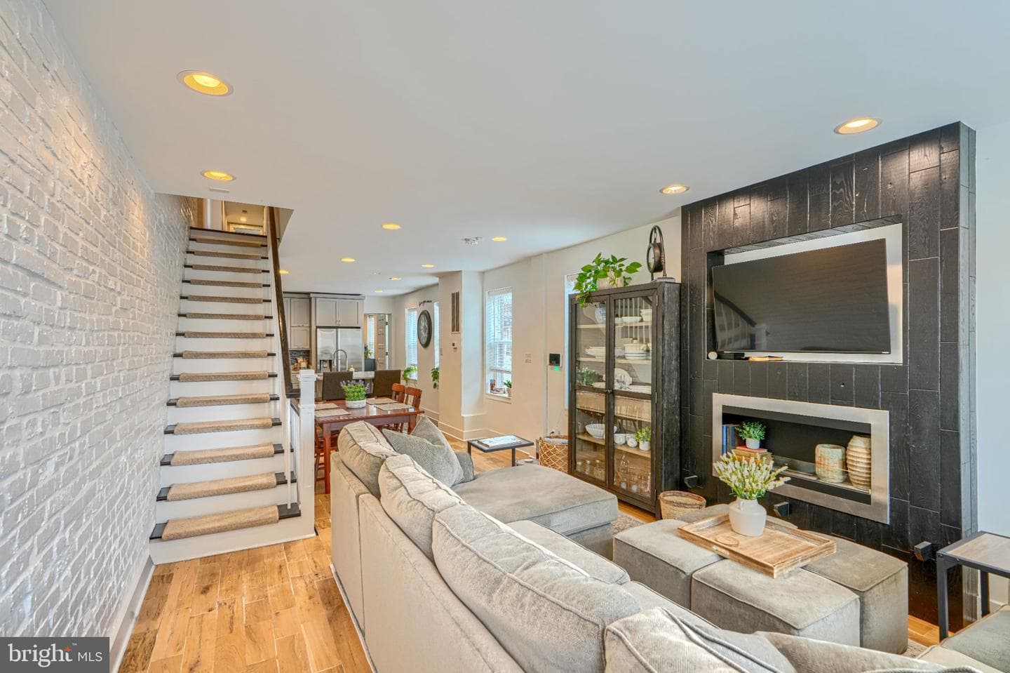 900 S Fagley Street photo 8